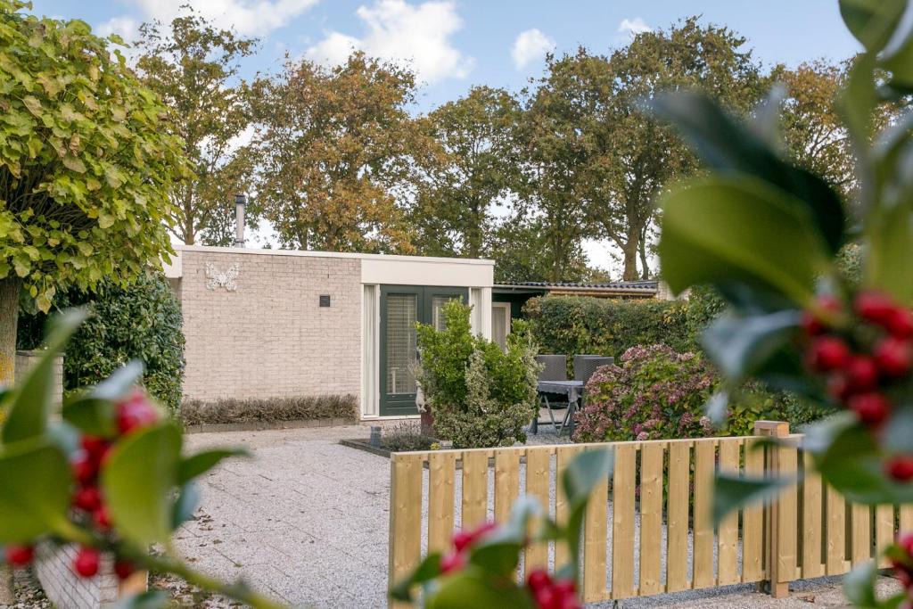 Ouddorp House | Bungalow Kuste - Klepperstee Ouddorp, 2 terraces and garden, near the beach - not for companies
