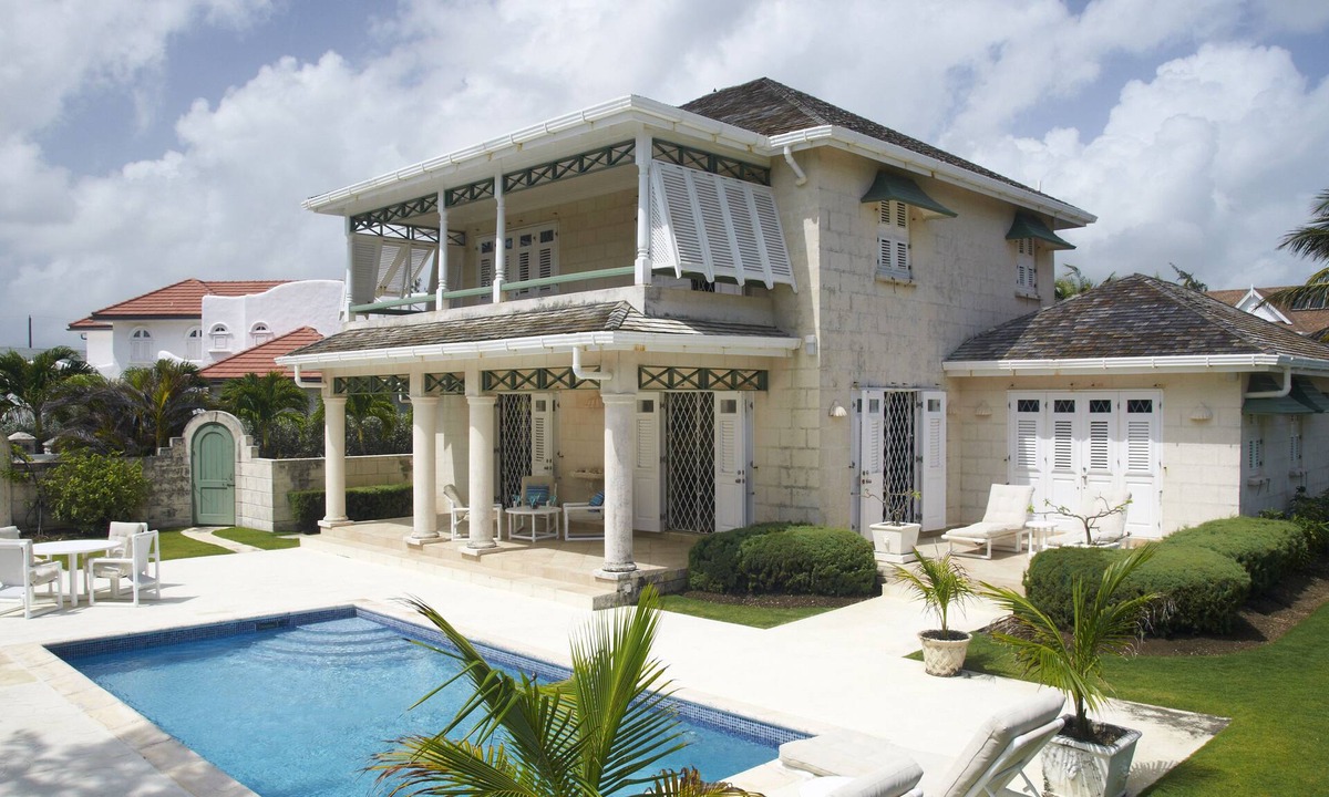 Union Hall House | Gorgeous traditional style Bajan Villa overlooking the sea at Sharks Hole Beach.