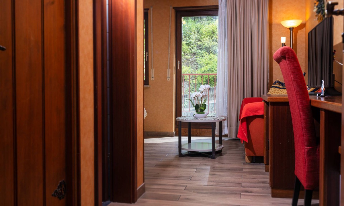 Mersch Hotel | Hostellerie Val Fleuri