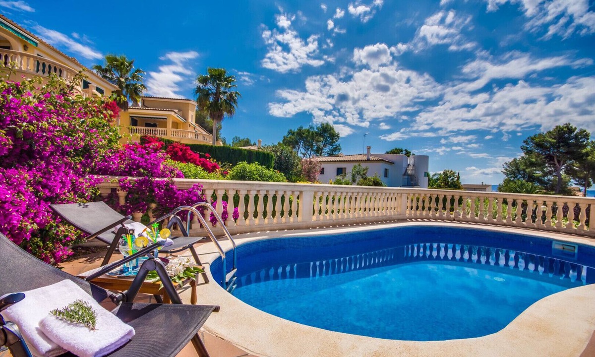 Alcanada Ski Chalet | House with pool in Alcudia Ronda near the beach