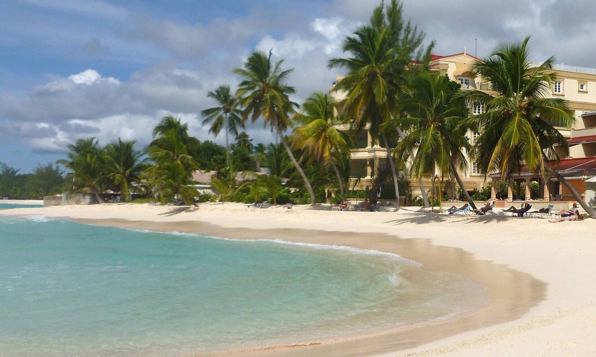 St. Lawrence Gap Apartment | Iconic upscale apartment in St Lawrence Gap with large beachfront balcony