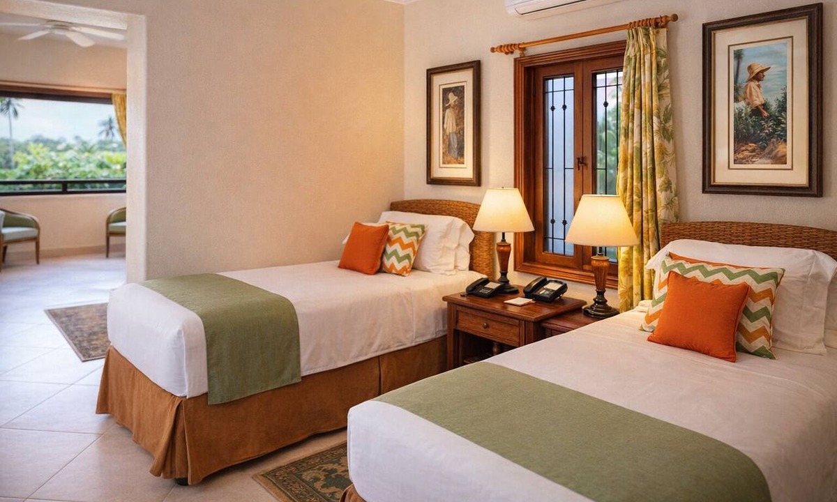 Retreat Hotel | Scenic Island Stay | Gym+Pool Onsite & 3 mi to Cove Bay