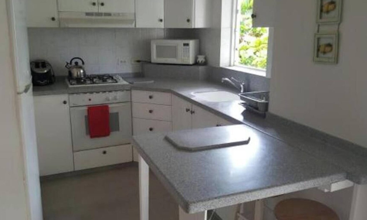 Sandy Lane Apartment | Shades Apt 1 – Spacious Two-Bedroom Garden Apartment Near the Pool