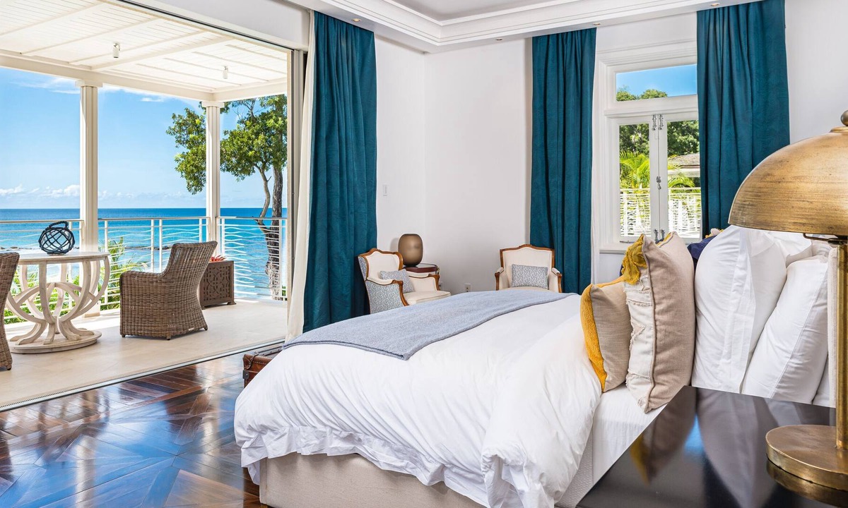 Sunset Crest Villa | Villa Tamarindo is a Luxury 4 Bedroom Property in Holetown, St James