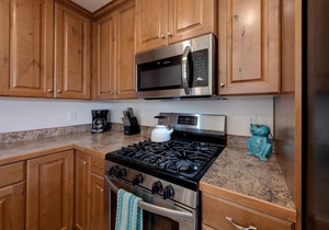 Beautiful townhome with stunning views, two master suites, sleeps 6 in Moab