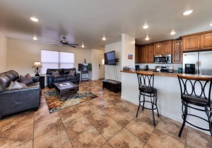 Beautiful townhome with stunning views, two master suites, sleeps 6 in Moab