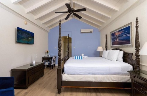 Hastings Hotel | 2 Beachfront Units w/Balcony | 0.5 mile to Barbados Museum & Historical Society