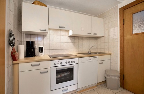 Hedwigenkoog Apartment | Apartment 'Plüschmors' with Shared Garden, Balcony and Wi-Fi