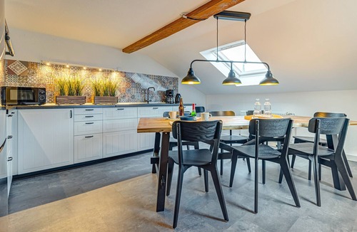 Mühlhausen Apartment | Apartment 'Residenz Unter Den Linden Falke' with Wi-Fi