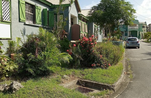 Retreat Apartment | Charming 2-bedroom apartment in lovely Bridgetown with AC
