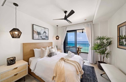 Brighton Apartment | Chic Beachfront Condo - Allure 503 (2 bed)