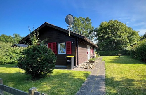 Damp House | few minutes to the beach