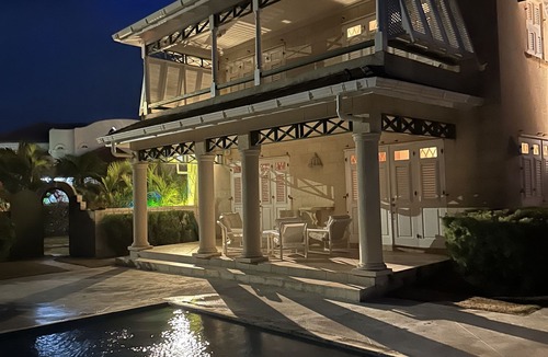 Union Hall House | Gorgeous traditional style Bajan Villa overlooking the sea at Sharks Hole Beach.