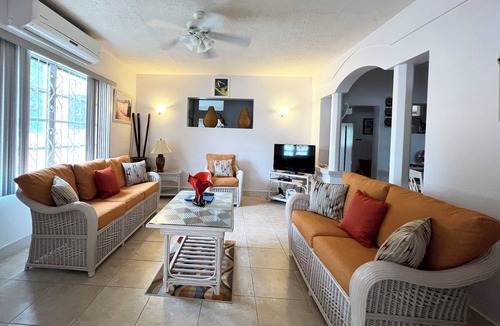 Lower Carlton House | Graceville Beach House - by Zenbreak
