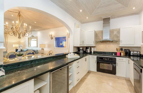 Old Trees Bay Condo | Hallidays at Old Trees by Young Estates