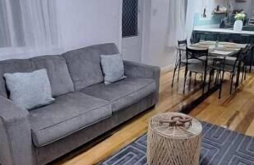 Old Trees Bay House | Hidden exquisite home Charming 2-bedroom,2 bathroom home in nice Derricks