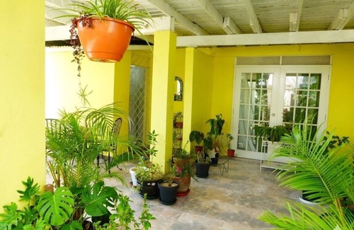 Hastings Apartment | Lovely south coast apartment, 2 bedrooms with A/c, patio, garden, walk to beach
