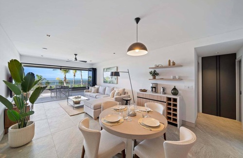 Brighton Apartment | Romantic Beachfront Condo - Allure 102 (1 bed)