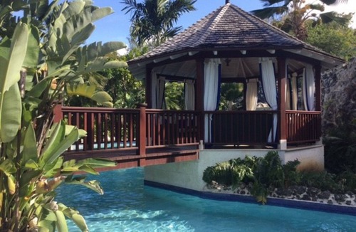Gibbs Bay Villa | Secluded 3 Bedroom Villa, Sleeps 6, Close to Gibbs Beach, includes housekeeper