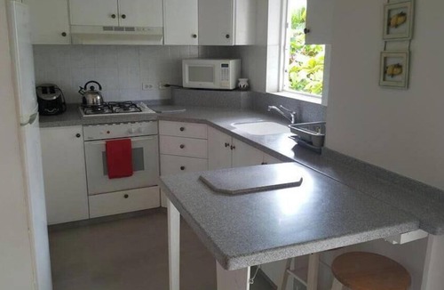 Sunset Crest Apartment | Shades Apt 2 – Comfortable Two-Bedroom Garden Apartment with Pool Access
