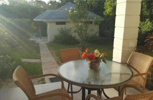 Sunset Crest Apartment | Shades Apt 2 – Comfortable Two-Bedroom Garden Apartment with Pool Access