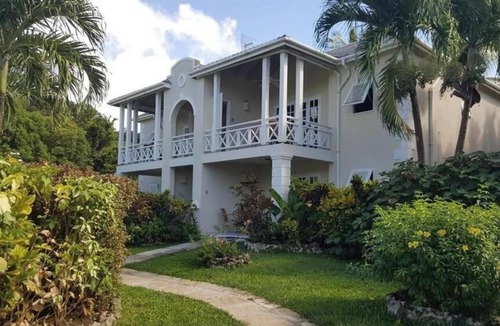 Sunset Crest Apartment | Shades Apt 2 – Comfortable Two-Bedroom Garden Apartment with Pool Access