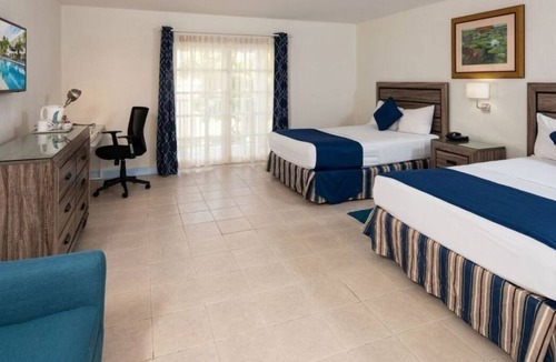 Dover Hotel | Signature Barbados Retreat with Balcony and Pool Access l 2 Units