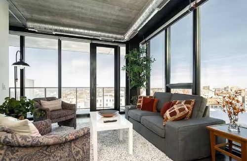 Downtown Winnipeg Condo | Spacious High-Rise Condo | 2 Bed | 2 Bath |