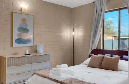 Barrio Hollywood House | The Orange Grove