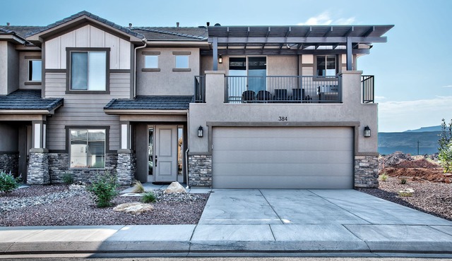 384 Zion Village Resort 7 Bedroom/5 bathroom Family Retreat w/private Jacuzzi in Hurricane