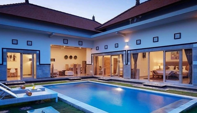 3Bedrooms Central Seminyak walking distance to the Boutique shop,Restaurant,Bar in Seminyak