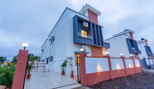 3bhk air-conditioned private villa with private pool with best view near malavli in Malavli
