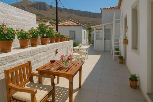 A Sea-licious Vacation - Chic & Style in Hydra in Hydra