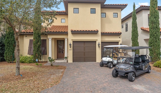 Beach Villa w/TWO GOLF CARTS! Balcony w/Golf Course View, Pool, Near Wharf. in Miramar Beach