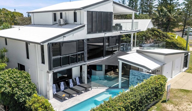 Beachfront at Buddina with Heated Pool & Sea Views in Mooloolaba Region