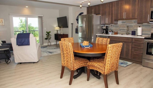 Canandaigua Condo w/Restaurant and Pool/Hot Tub in Canandaigua