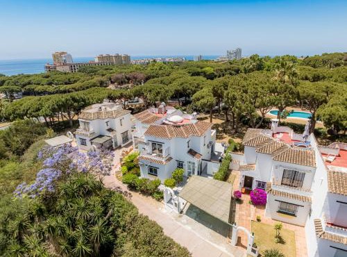 Casa Grapa in Sitio de Calahonda with heated pool in Sitio de Calahonda