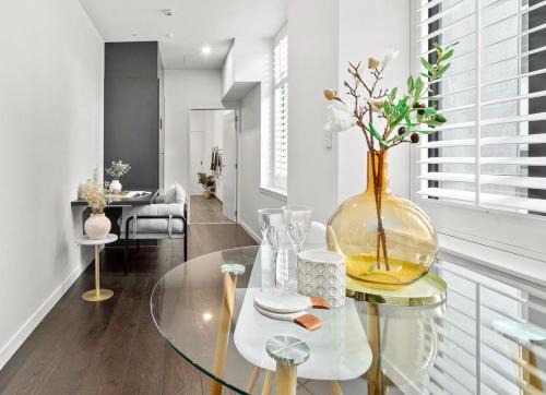 Central & Chic in the Capital - Large 60sqm Apartment in Wellington