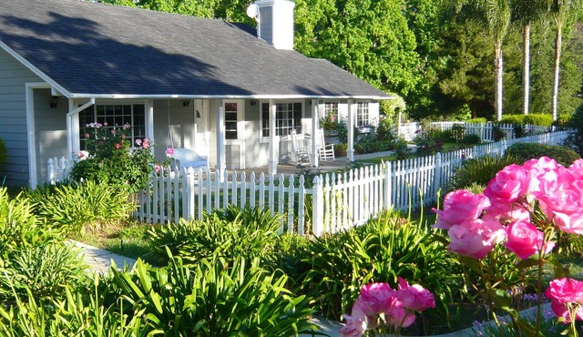 COME TO SAN DIEGO! CHARMING COTTAGE IN PARK-LIKE SETTING - 5 MINS FROM FRWY in Valley Center