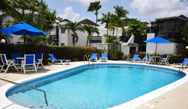 Comfy & Spacious Apt Walking Distance to Beach