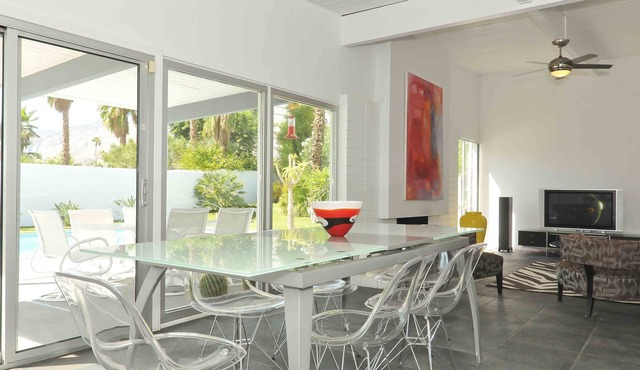 Contemporary Home with WiFi,Salt Water Pool, Jacuzzi-Your Own Retreat! in palm springs