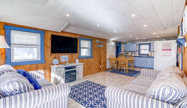 East Wareham Waterfront Cottage w/Private Dock! in East Wareham