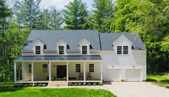 Escape & Explore! NEW Berkshires Farmhouse in Sheffield