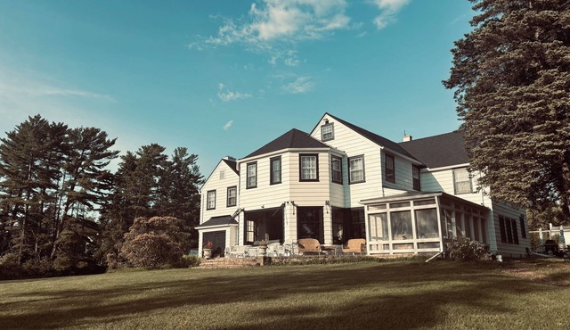 Experience Island Estate, a grand historic home, downtown LaPointe, 9 bed 7bath in La Pointe