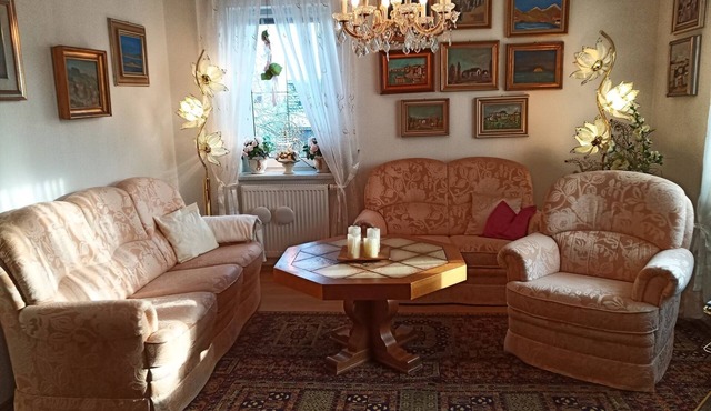 Fully equipped apartment with corner bath and forest view in Masserberg