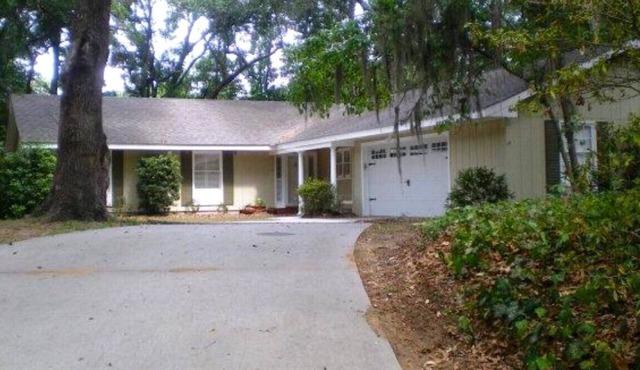 Golf retreat; 3/2.5, crib, mid island neighborhood across from Sea Palms Golf! in St. Simons Island