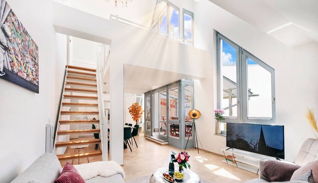 HELLOFLATS: Luxury Penthouse/Balcony/Parking/Center/Therme/MUC Airport in Zentrum Erding