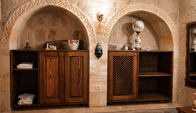 Historic Cave Home Facing Majestic Ortahisar Castle in Nevsehir