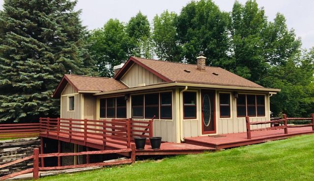 Historical Lodge in Elkhart Lake with Hot Tub in Elkhart Lake