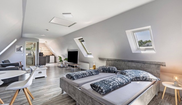 Holiday Apartment 'Klein Amerika' with Balcony and Wi-Fi in Storkow